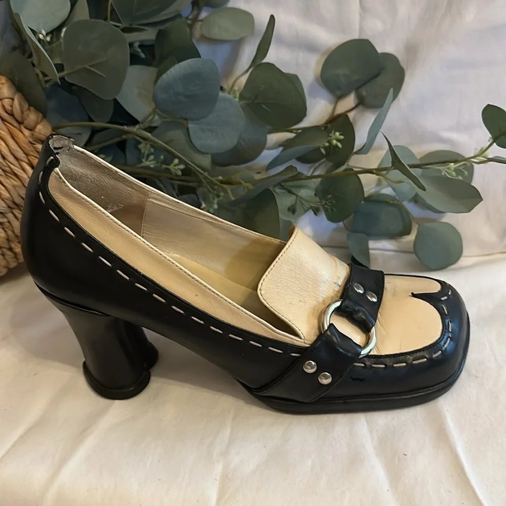John Fluevog | Women's | Black/Cream | stitching | 9 | Mary Jane | heel| loafers - Picture 7 of 16